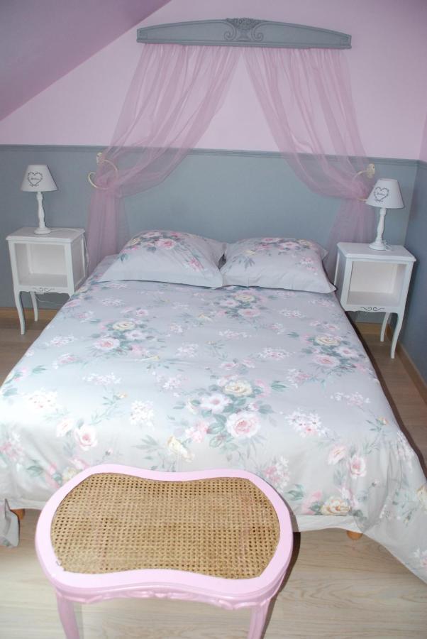 Chambre D'Hotes "Les Paturelles" Fougeres-sur-Bievre エクステリア 写真